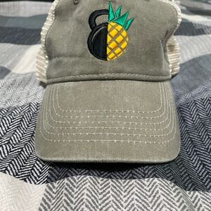 Barbella Pineapple Kettlebell hat